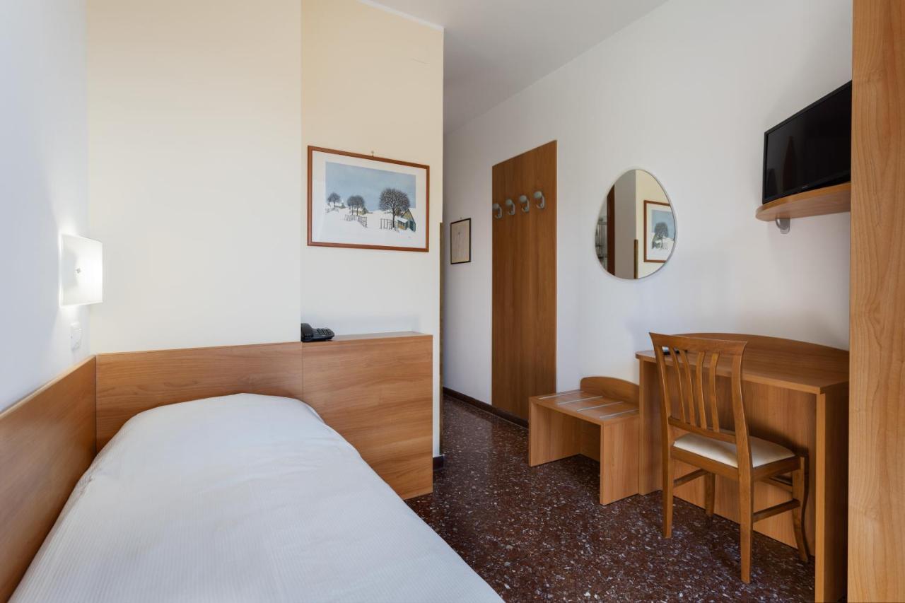 Hotel Roma Palmanova Extérieur photo